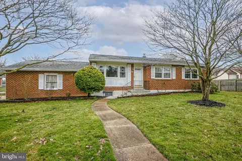 5 Greenbridge Dr, Newark, DE 19713