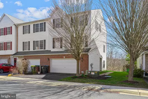 117 Pumpkin Patch Ln, Hockessin, DE 19707