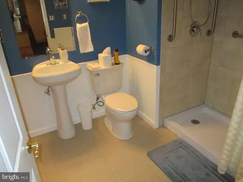 Bath - 49 Marble House Dr, Bear, DE 19701 photo 4 of 4