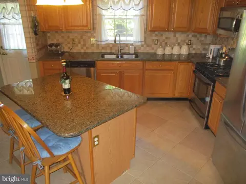 Kitchen - 49 Marble House Dr, Bear, DE 19701 photo 3 of 5