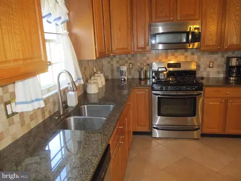 Kitchen - 49 Marble House Dr, Bear, DE 19701 photo 2 of 5