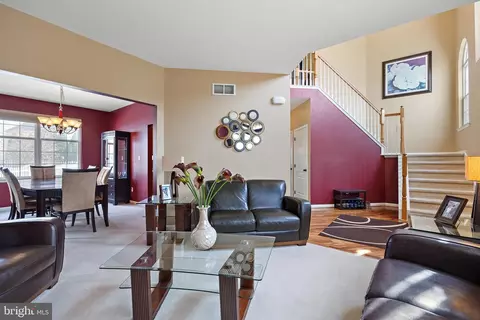 Living - 602 Corwin Ct, Bear, DE 19701 photo 2 of 7