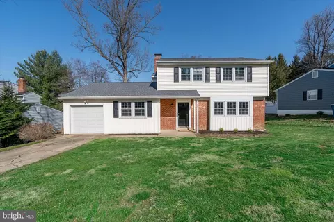 22 Yellow Pine Ct, Wilmington, DE 19808