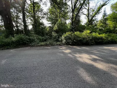 7 Don Ave, New Castle, DE 19720