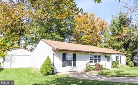 467 N Hyde Pl, Bear, DE 19701