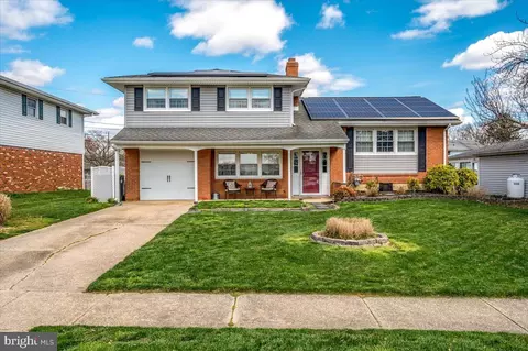 2611 Heritage Farm Dr, Wilmington, DE 19808