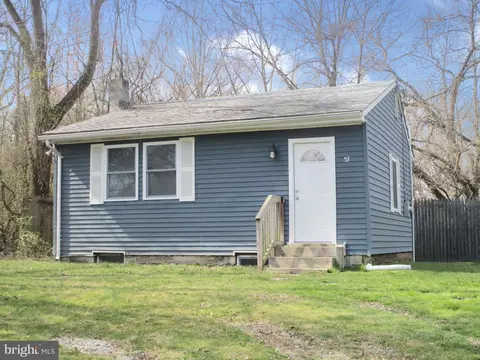 53 Meadow Rd, New Castle, DE 19720