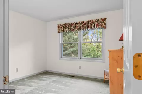 Bedroom - 9 Donegal Ct, Newark, DE 19711 photo 2 of 4