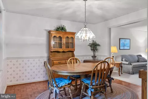 Dining - 9 Donegal Ct, Newark, DE 19711 photo 2 of 3