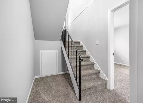 Entry Way - 123 N Hunter Forge Rd, Newark, DE 19713 photo 11 of 11