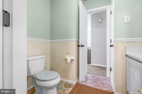 Entry Way - 123 N Hunter Forge Rd, Newark, DE 19713 photo 8 of 11