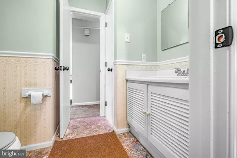 Entry Way - 123 N Hunter Forge Rd, Newark, DE 19713 photo 7 of 11