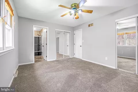 Entry Way - 123 N Hunter Forge Rd, Newark, DE 19713 photo 9 of 11