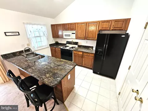 Kitchen - 507 Daniels Ct, Bear, DE 19701 photo 2 of 2