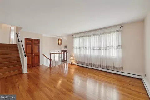 Entry Way - 114 Marta Dr, Newark, DE 19711 photo 2 of 6