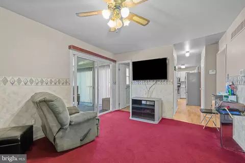 Entry Way - 25 Gloucester Ct, Newark, DE 19702 photo 1 of 4
