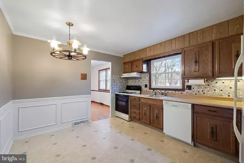 Kitchen - 9 Kitty Ln, Newark, DE 19713 photo 2 of 2