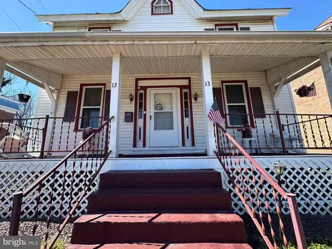 1313 N Claymont St, Wilmington, DE 19802
