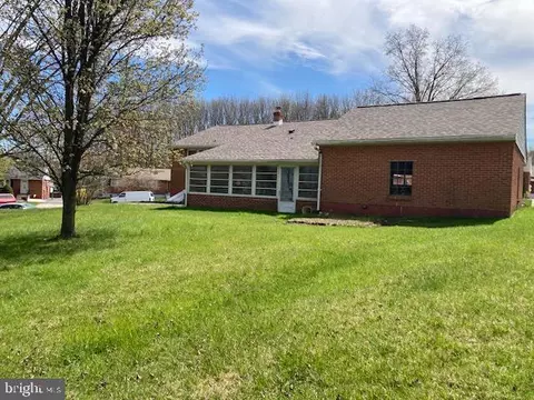 Exterior - 8 Pitcairn Pl, Newark, DE 19702 photo 3 of 8