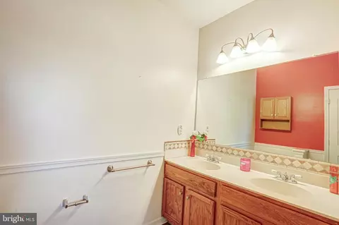Bath - 438 Sweetman Dr, Bear, DE 19701 photo 2 of 5