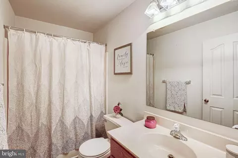 Bath - 438 Sweetman Dr, Bear, DE 19701 photo 4 of 5