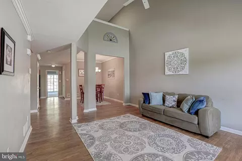 Living - 438 Sweetman Dr, Bear, DE 19701 photo 2 of 5
