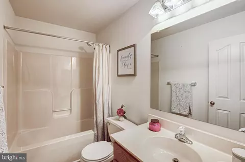 Bath - 438 Sweetman Dr, Bear, DE 19701 photo 5 of 5