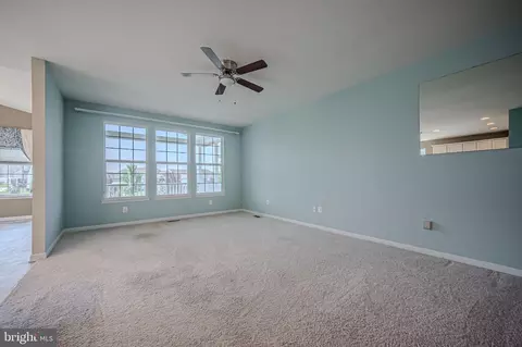 Living - 178 Silver Maple Rd, Middletown, DE 19709 photo 2 of 3