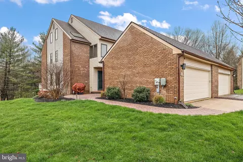 8 Laurel Ct, Wilmington, DE 19808