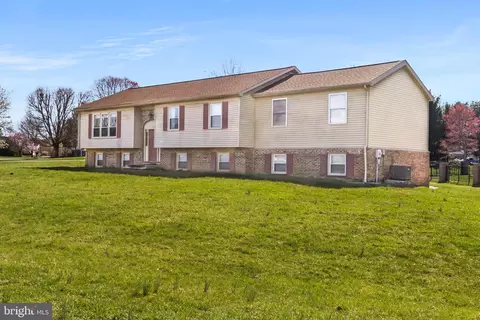 119 Wortham Ln, Bear, DE 19701 photo 2