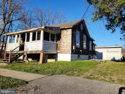 2 Maple Ave, Wilmington, DE 19805