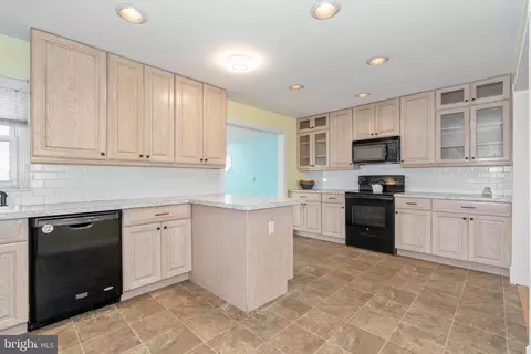 Kitchen - 283 Campfield Rd, Newark, DE 19713 photo 1 of 3