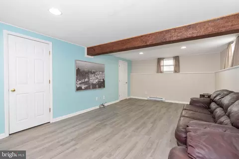 Living - 283 Campfield Rd, Newark, DE 19713 photo 1 of 2