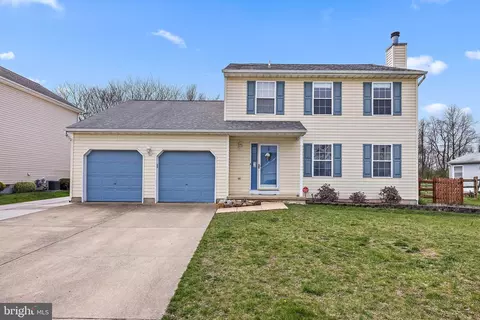 104 Sweetbay Ln, New Castle, DE 19720