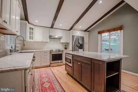 Kitchen - 26 Basil Ct, Hockessin, DE 19707 photo 5 of 5