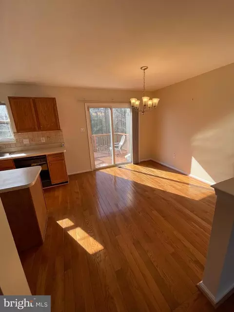 Living - 116 Couples Dr, Newark, DE 19702 photo 2 of 4