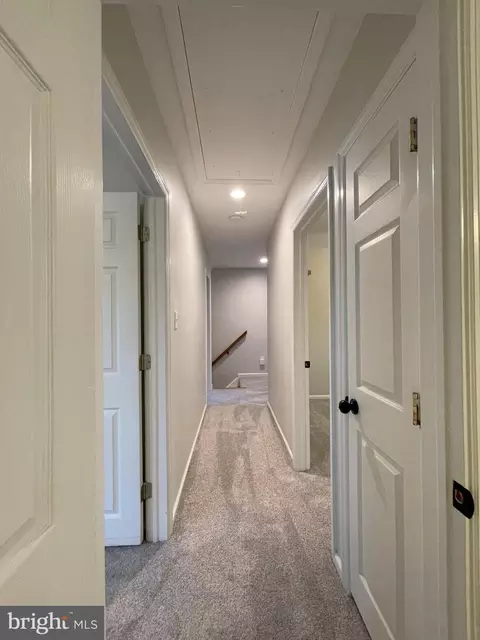 Entry Way - 811 Devon Dr, Newark, DE 19711 photo 4 of 5