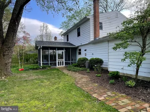 Exterior - 811 Devon Dr, Newark, DE 19711 photo 10 of 37