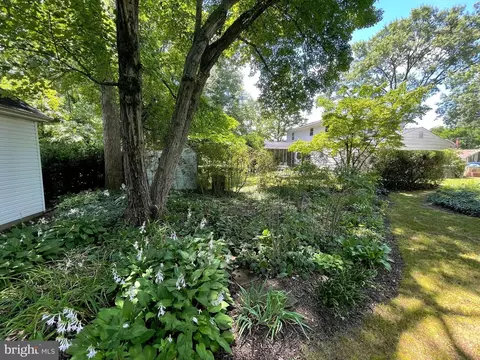 Exterior - 811 Devon Dr, Newark, DE 19711 photo 32 of 37