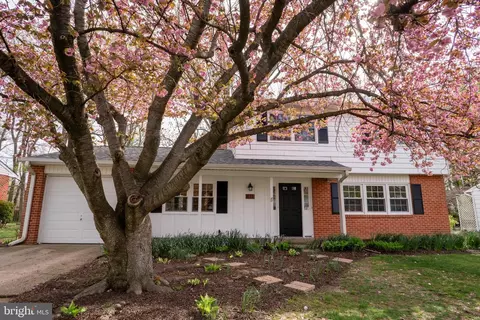 Exterior - 811 Devon Dr, Newark, DE 19711 photo 2 of 37