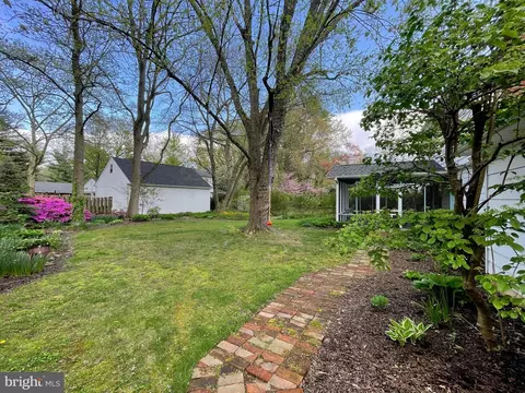 Exterior - 811 Devon Dr, Newark, DE 19711 photo 12 of 37