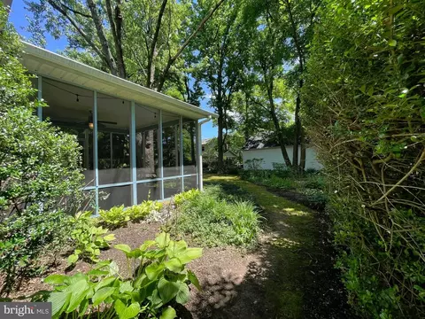 Exterior - 811 Devon Dr, Newark, DE 19711 photo 25 of 37