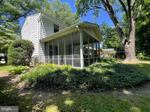 Exterior - 811 Devon Dr, Newark, DE 19711 photo 34 of 37