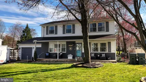 9 Elm Ave, Newark, DE 19711