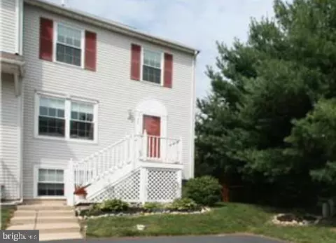 36 Highland Way, Newark, DE 19702