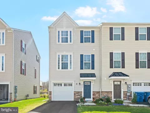 2053 Rivers Dr, Newark, DE 19702