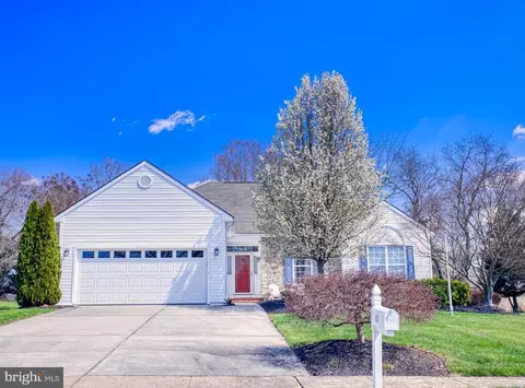 40 Silver Lake Dr, Middletown, DE 19709