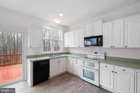 Kitchen - 37 Brittany Ln, Bear, DE 19701 photo 2 of 3