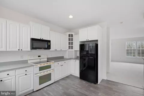 Kitchen - 37 Brittany Ln, Bear, DE 19701 photo 3 of 3