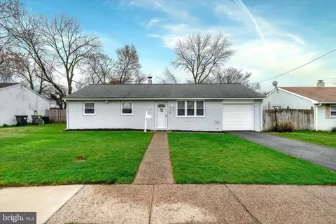 2222 Henlopen Ave, Wilmington, DE 19804